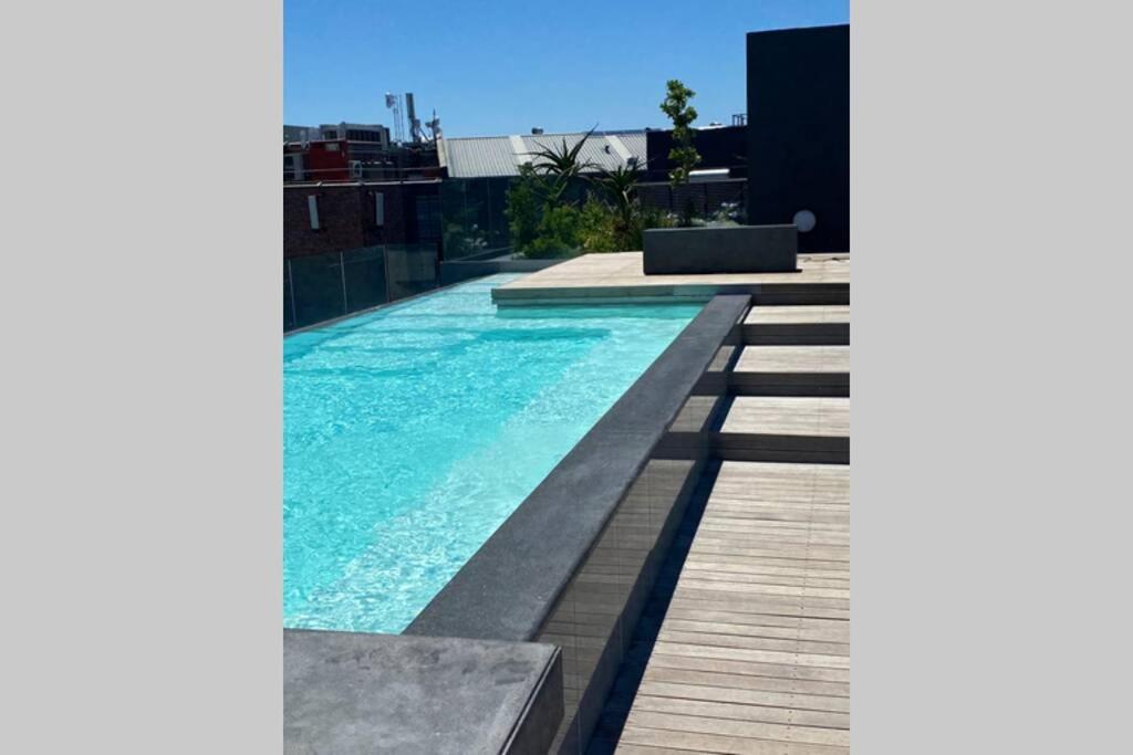 Apartamento Modern In The Docklands, De Waterkant, Stunning Views, Gorgeous Pool Deck Cidade Do Cabo