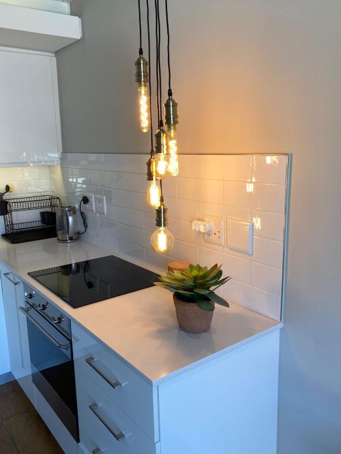 Apartamento Modern In The Docklands, De Waterkant, Stunning Views, Gorgeous Pool Deck *