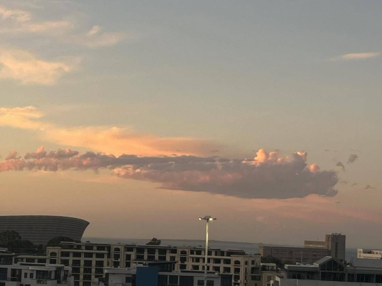 Modern In The Docklands, De Waterkant, Stunning Views, Gorgeous Pool Deck Apartamento