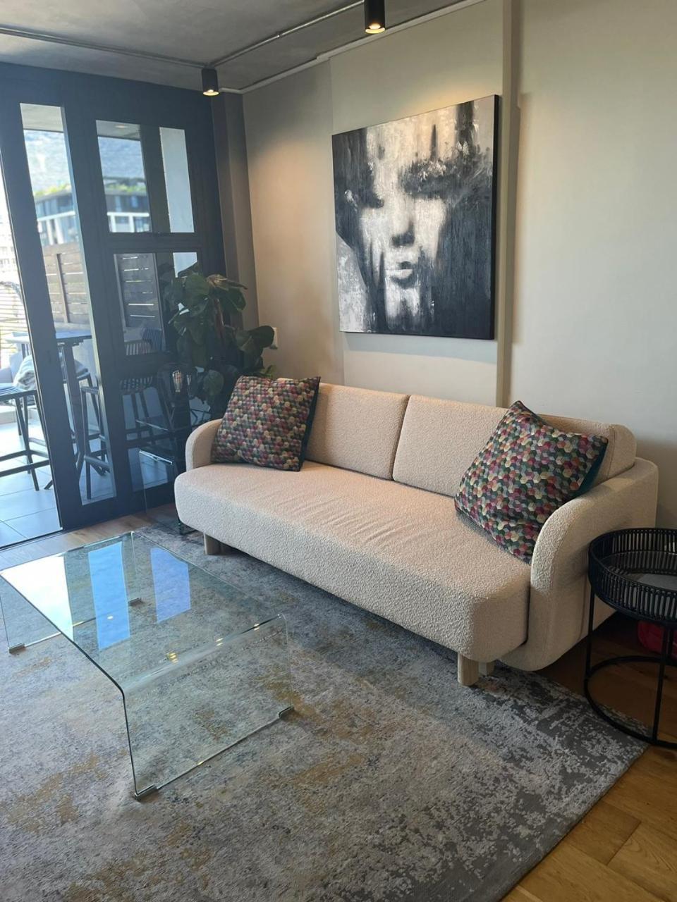 Apartamento Modern In The Docklands, De Waterkant, Stunning Views, Gorgeous Pool Deck *