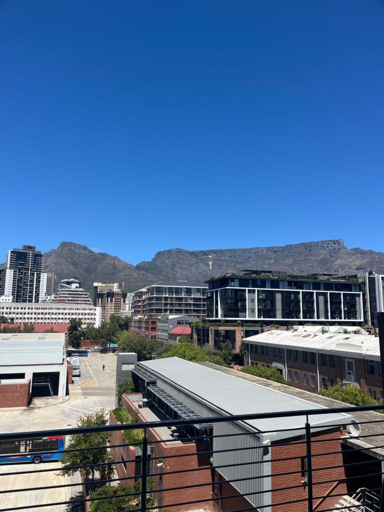 Modern In The Docklands, De Waterkant, Stunning Views, Gorgeous Pool Deck